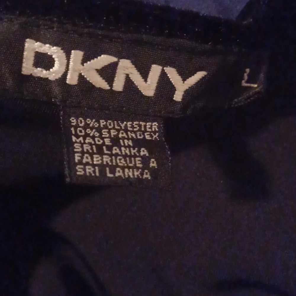 -- DKNY Velvet sleevless top - Picture 11 of 14
